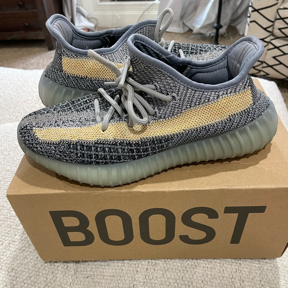 Yeezy Boost 350 Sneakers Men's size 6 ASH BLUE